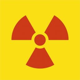 KA001 "Znak ostrzegawczy do oznakowania opakowania bezpośredniego otwartego źródła promieniowania"