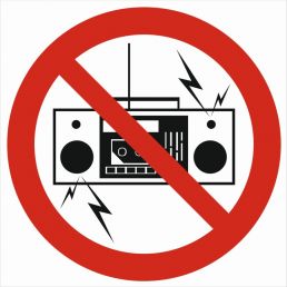 Znak "Zakaz używania urządzeń nagłaśniających i radia w sposób uciążliwy"